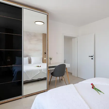 Breeze Apartment *