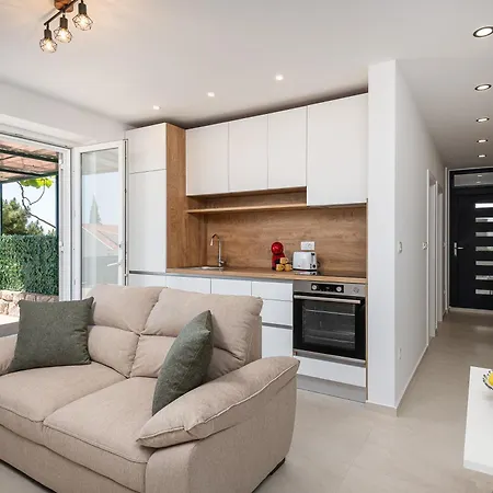 Apartment Breeze